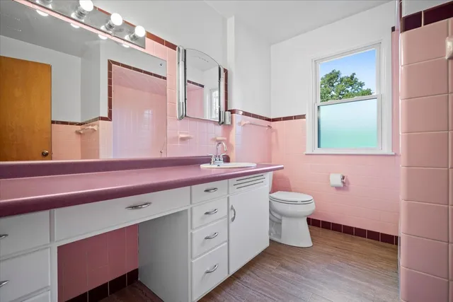 $249,000 | 2202 East Oakland Avenue, Bloomington, IL 61701