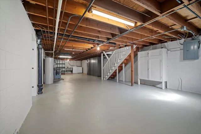 $249,000 | 2202 East Oakland Avenue, Bloomington, IL 61701