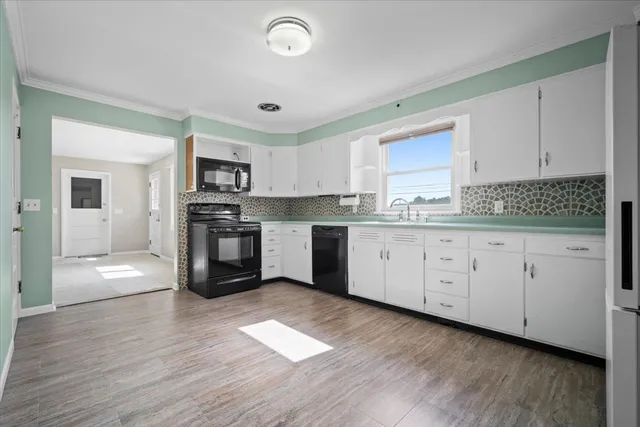 $249,000 | 2202 East Oakland Avenue, Bloomington, IL 61701