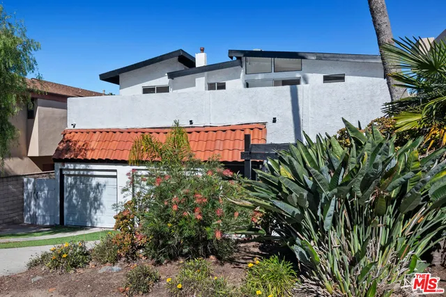 $2,749,000 | 1315 17th Street, Manhattan Beach, CA 90266