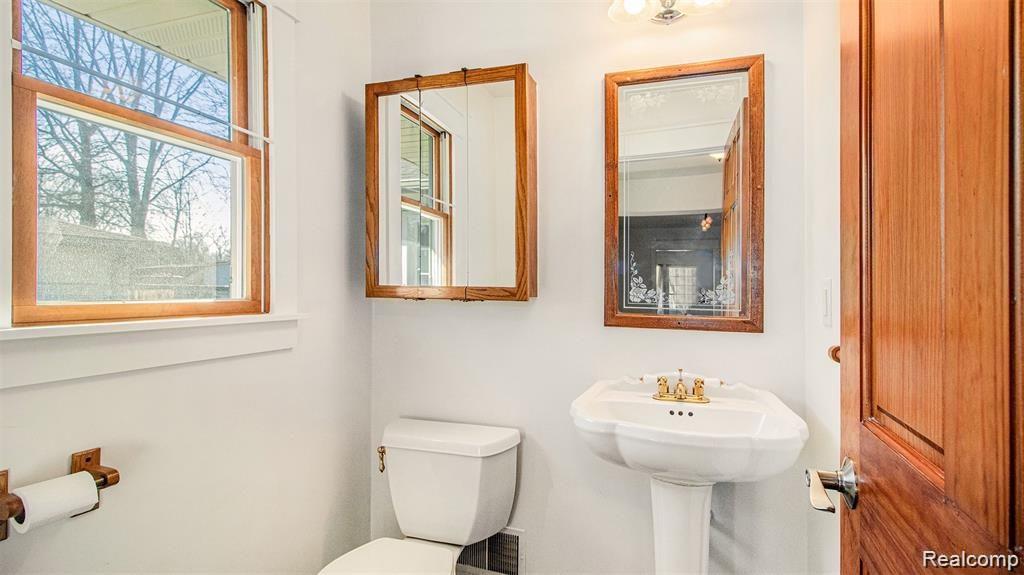 14040 Lenmoore Road Belleville, MI 48111 - Photo 12 of 27 Half Bath