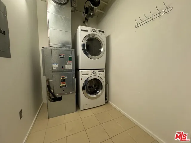 $3,000 | 1155 South Grand Avenue, Unit 910, Los Angeles, CA 90015