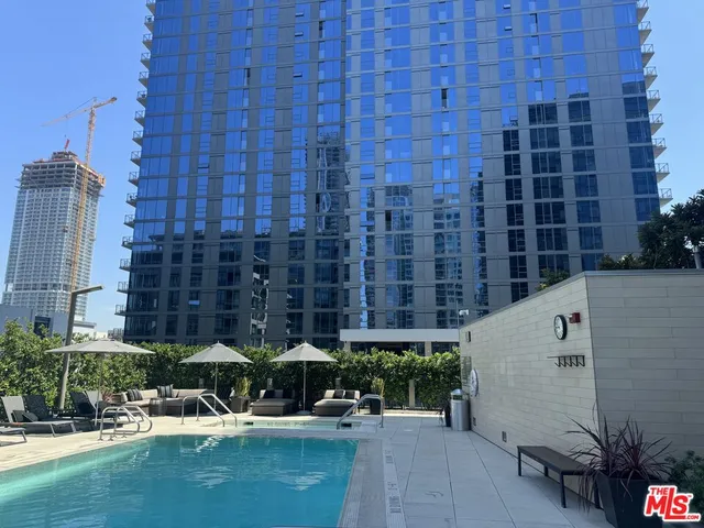 $3,000 | 1155 South Grand Avenue, Unit 910, Los Angeles, CA 90015