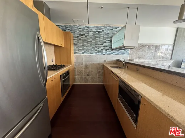 $3,000 | 1155 South Grand Avenue, Unit 910, Los Angeles, CA 90015