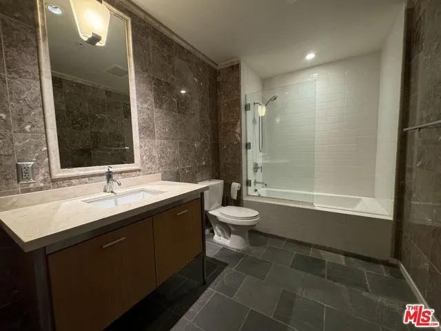 $3,000 | 1155 South Grand Avenue, Unit 910, Los Angeles, CA 90015