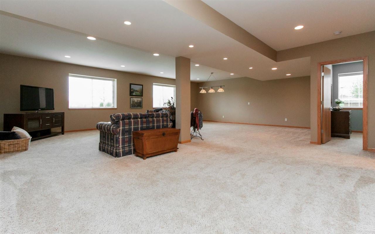 2320 Newcastle Road Marion, IA 52302 - Photo 20 of 25 Gallery Image 20