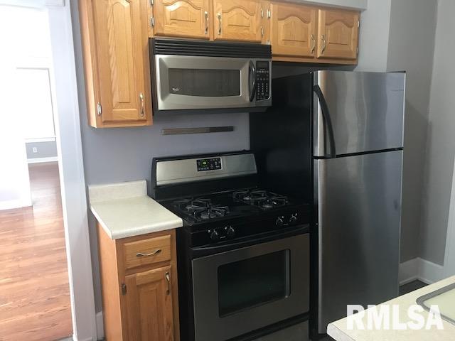 1716 South College Street Springfield, IL 62704 - Photo 11 of 28 Gallery Image 11