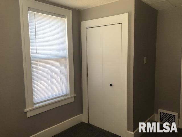 1716 South College Street Springfield, IL 62704 - Photo 12 of 28 Gallery Image 12