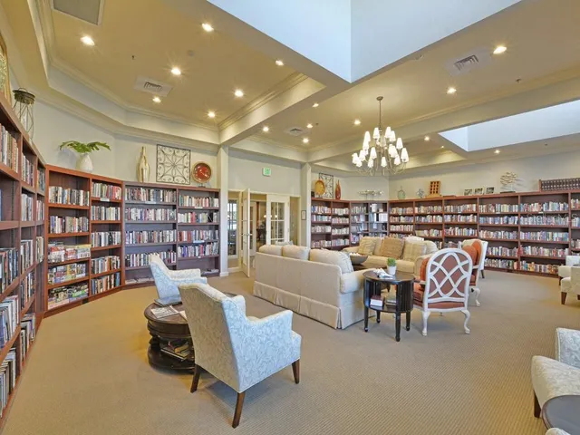 $450,000 | 8916 Bridgeport Bay Circle, Mount Dora, FL 32757