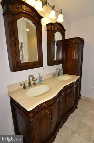 46856 Rabbitrun Terrace Sterling, VA 20164 - Photo 22 of 30 Bath Master