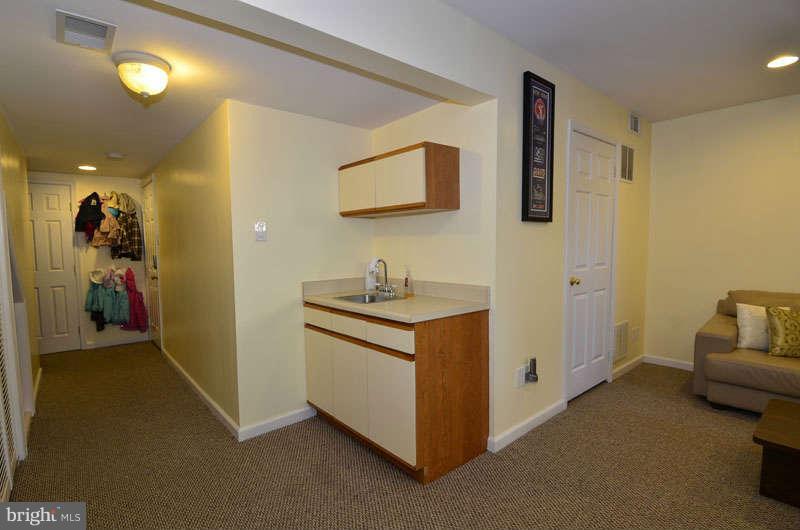 46856 Rabbitrun Terrace Sterling, VA 20164 - Photo 27 of 30 Basement wet bar area