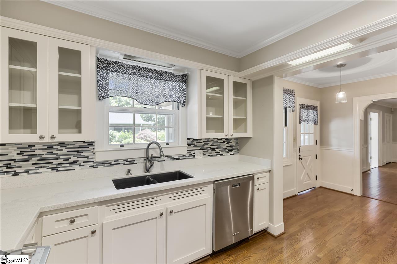 305 West Faris Road Greenville, SC 29605 - Photo 14 of 36 Gallery Image 14