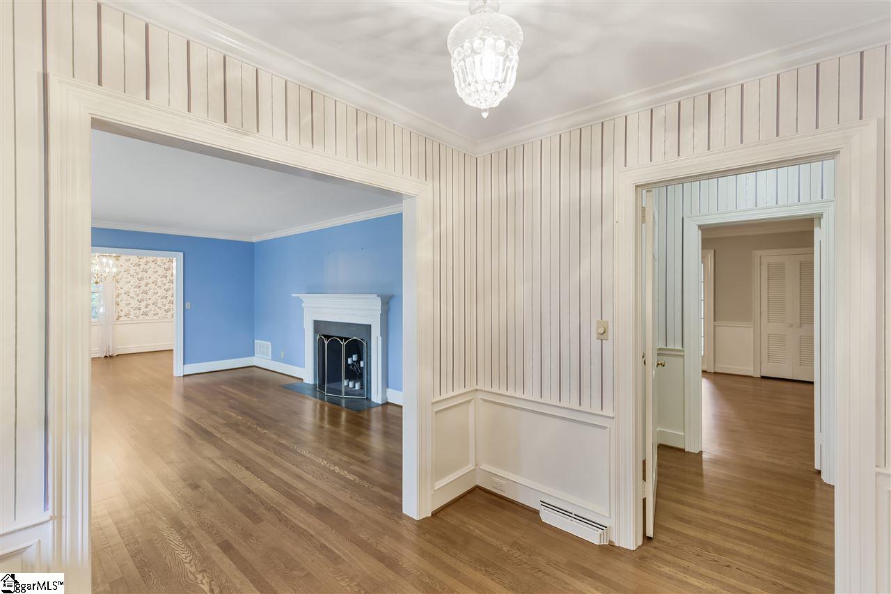 305 West Faris Road Greenville, SC 29605 - Photo 5 of 36 Gallery Image 5