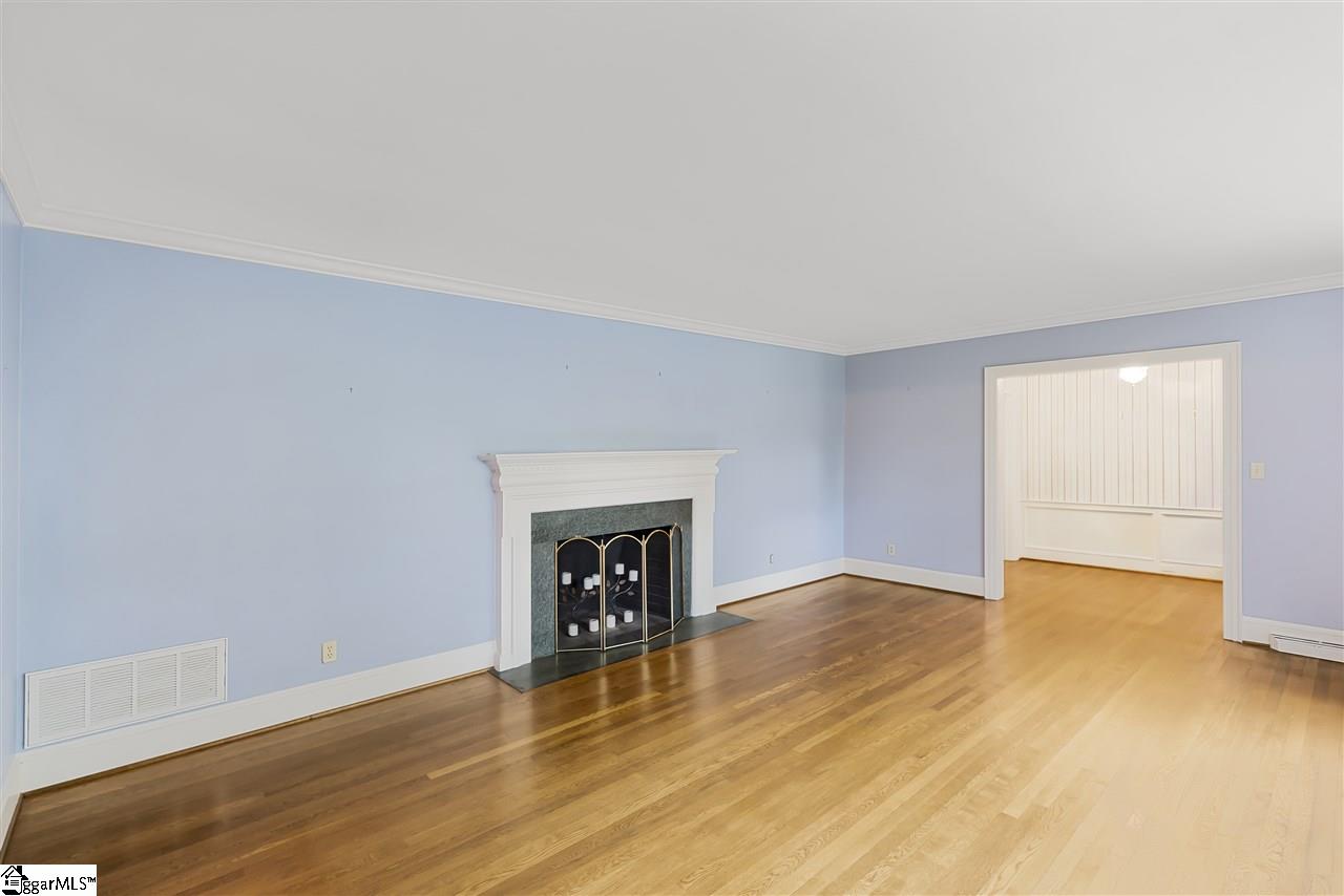 305 West Faris Road Greenville, SC 29605 - Photo 6 of 36 Gallery Image 6