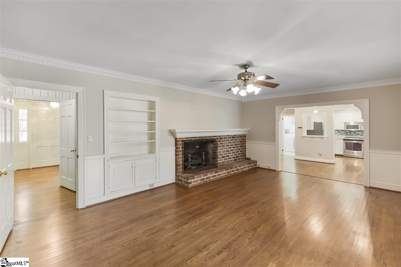 305 West Faris Road Greenville, SC 29605 - Photo 8 of 36 Gallery Image 8