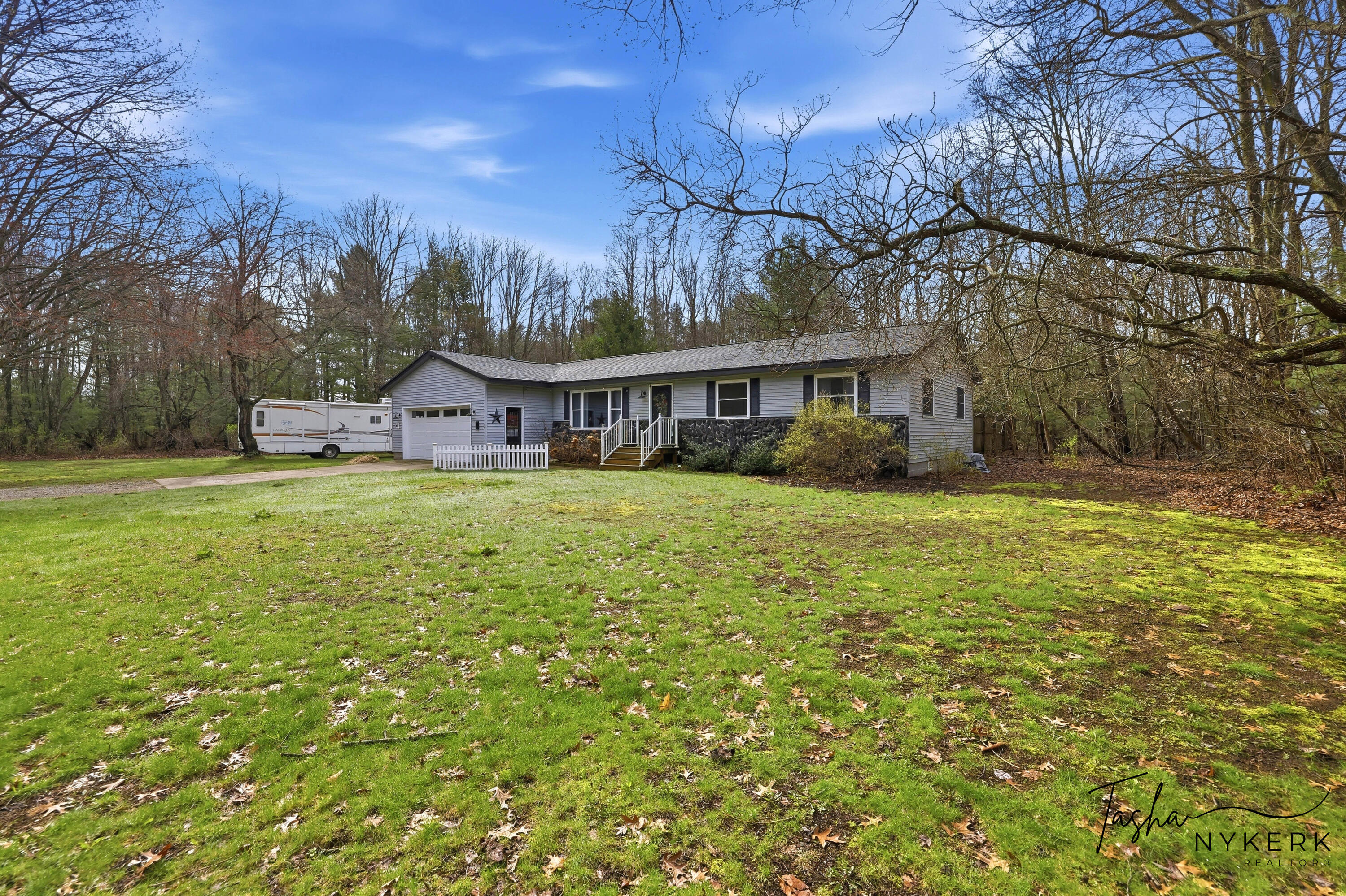 2467 fenner rd-002