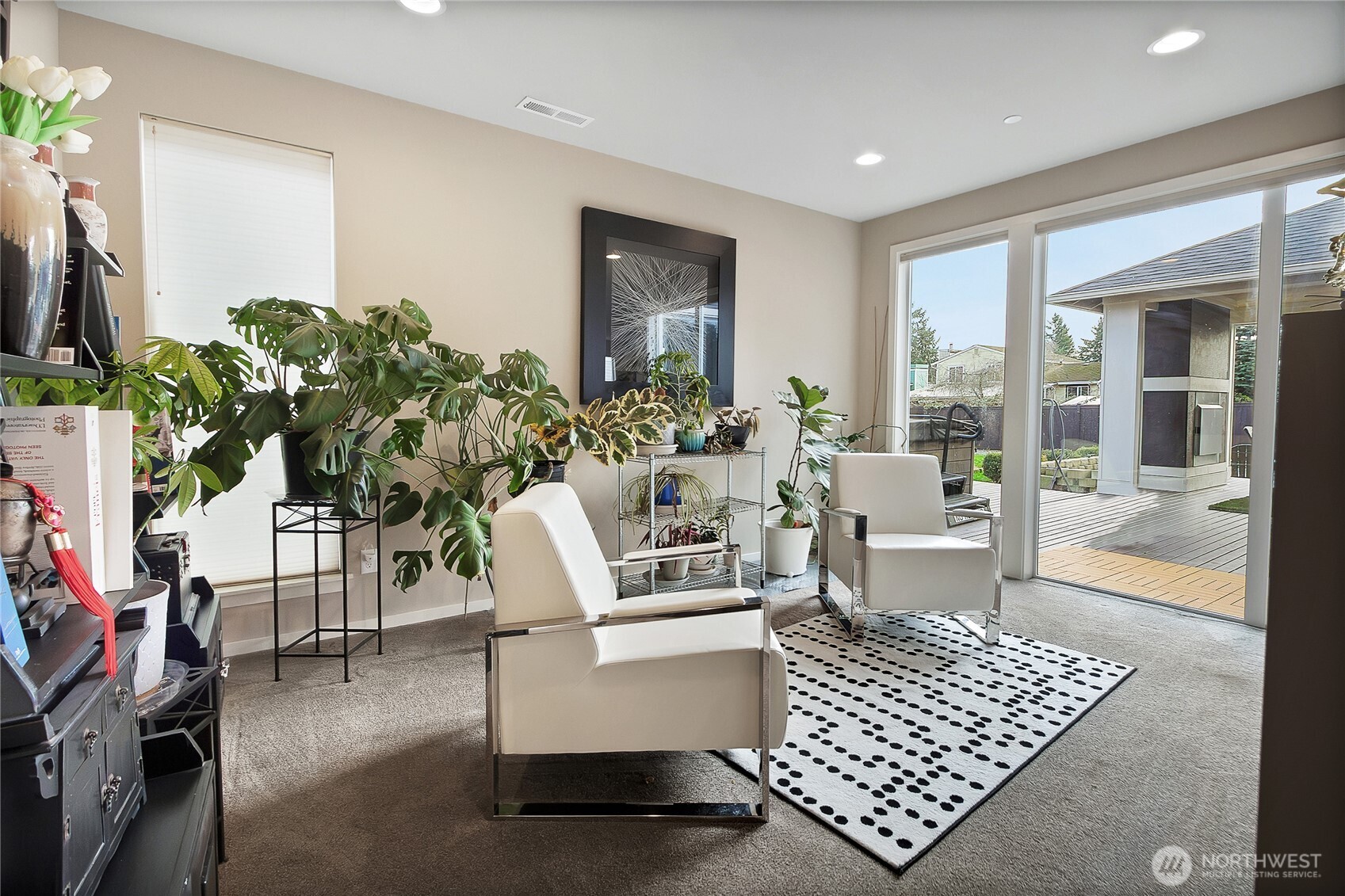 31524 11th Place Southwest Federal Way, WA 98023 - Photo 16 of 40 a living room with furniture and a potted plant