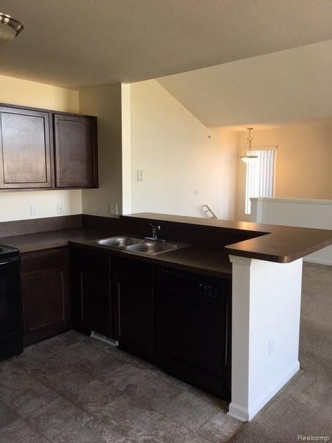 29603 Fox Run Circle Warren, MI 48092 - Photo 16 of 63