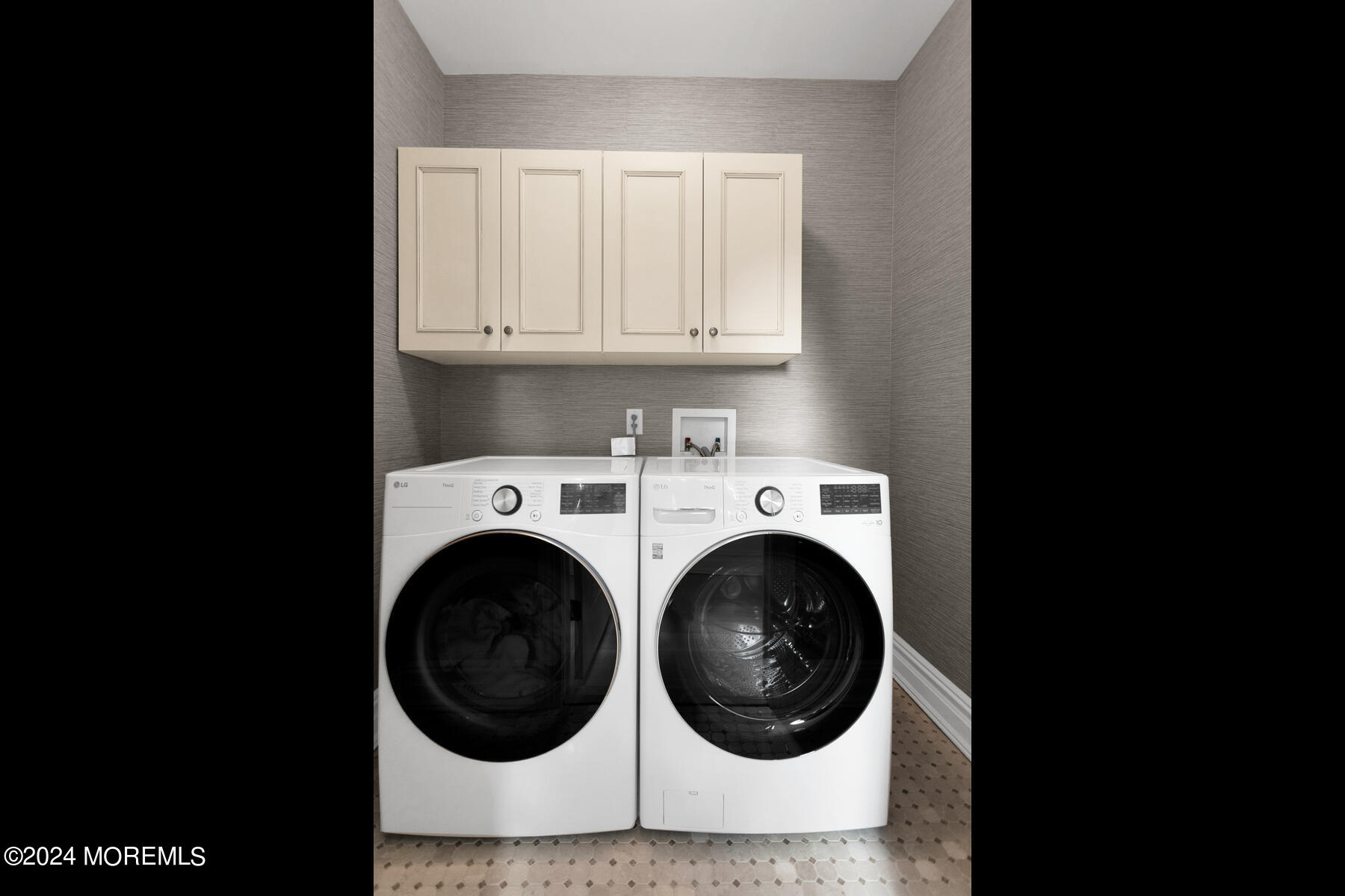 3 Michaels Way Colts Neck, NJ 07722 - Photo 54 of 84 2nd floor laundry room