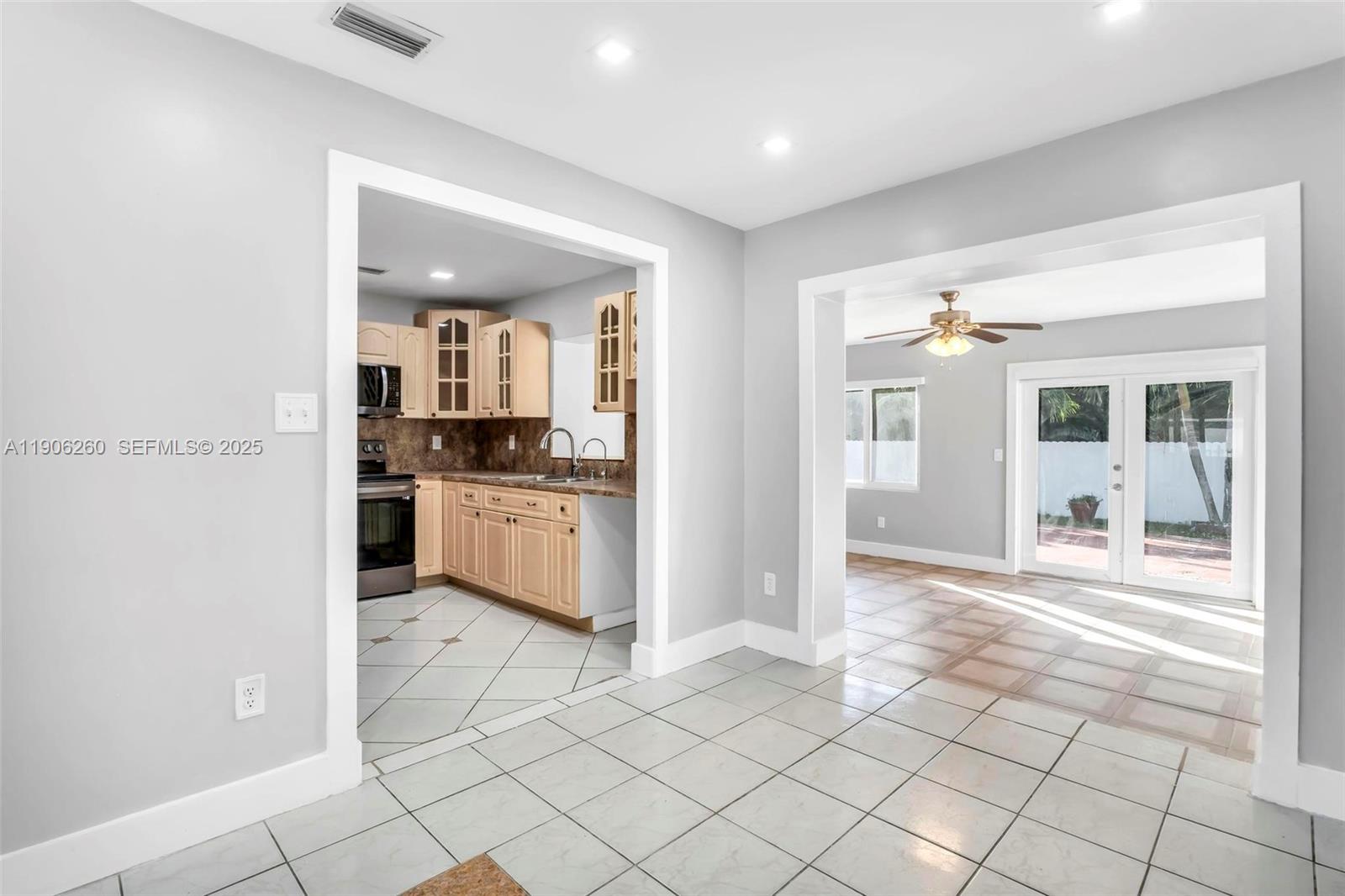 15430 Southwest 308th Street Homestead, FL 33033 - Photo 7 of 60