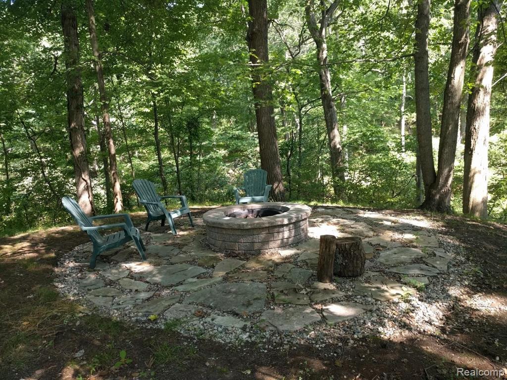 5785 Becker Drive Rochester, MI 48306 - Photo 9 of 18