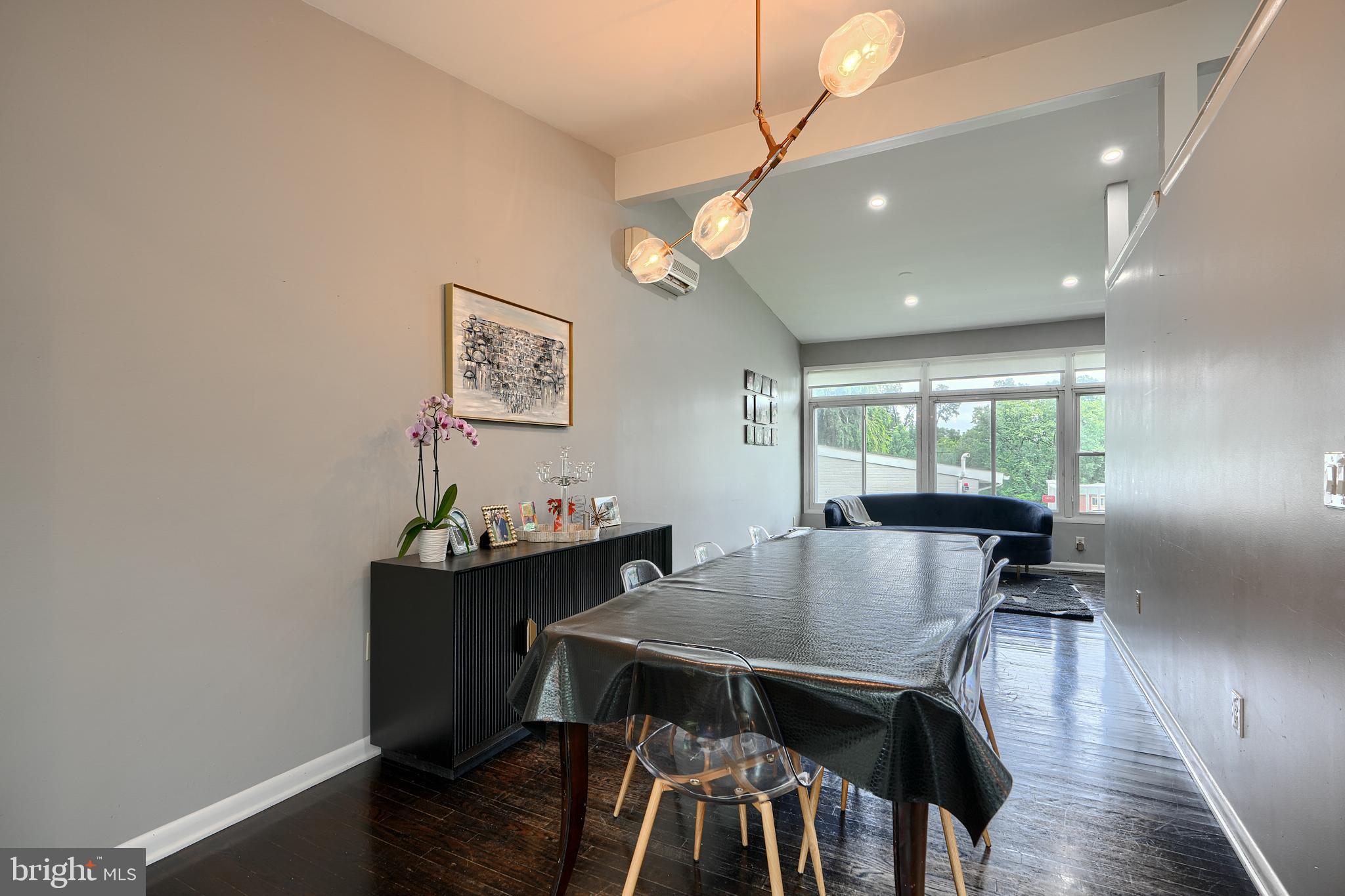 6808 Timberlane Road Baltimore, MD 21209 - Photo 8 of 51 Gallery Image 8