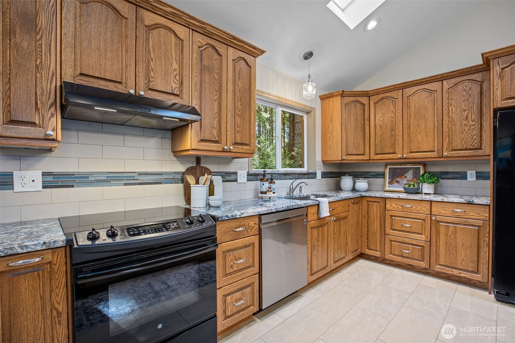 3914 Southwest Huckleberry Road Port Orchard, WA 98367 - Photo 11 of 40 Gallery Image 11