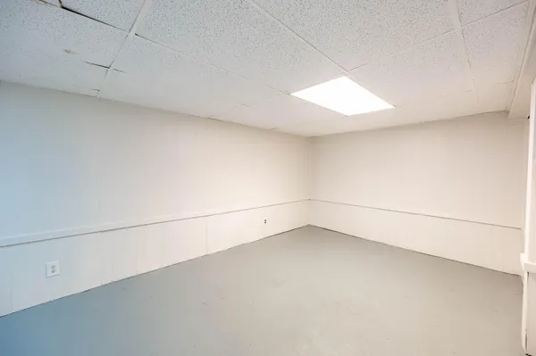 $199,900 | 9200 West Swan Circle, Milwaukee, WI 53225