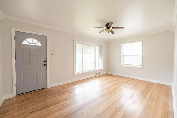 $199,900 | 9200 West Swan Circle, Milwaukee, WI 53225