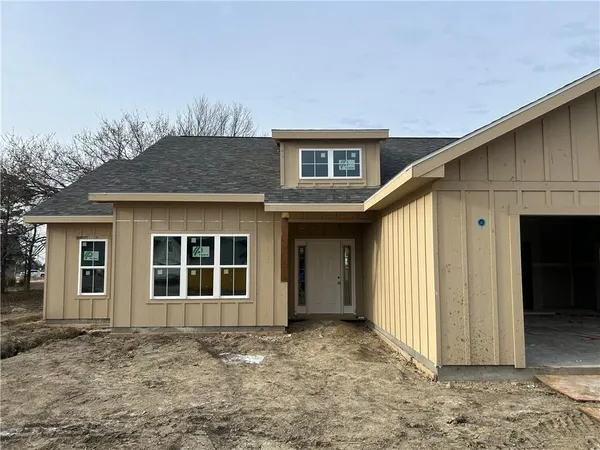 $310,000 | 609 North West Catalpa Street, Independence, KS 67301