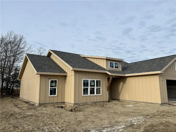 $310,000 | 609 North West Catalpa Street, Independence, KS 67301