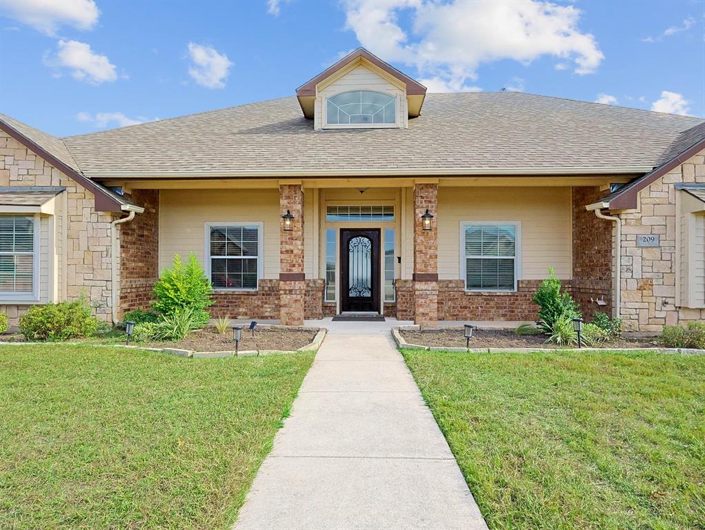 209 Clear Fork Trail Rhome, TX 76078 - Photo 5 of 26