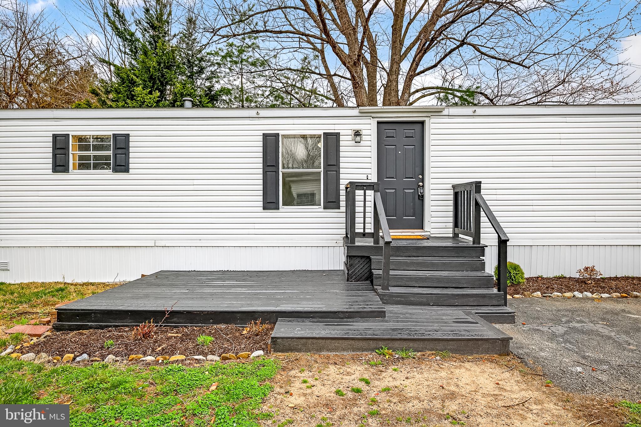 126 Boxwood Road, Unit 126 Middletown, DE 19709 - Photo 27 of 33 Charming entryway to cozy living.