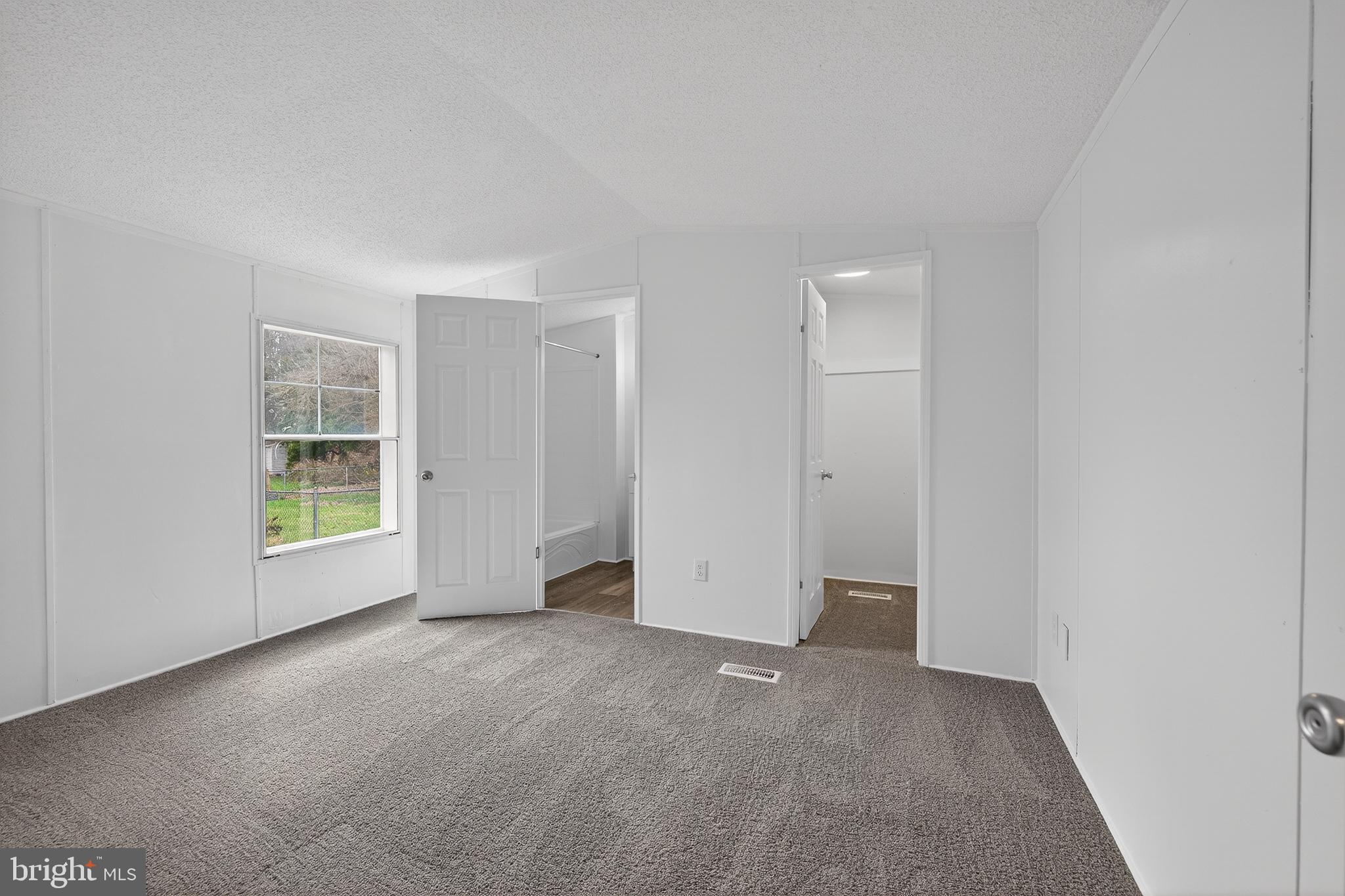 126 Boxwood Road, Unit 126 Middletown, DE 19709 - Photo 10 of 33 Bright and airy room with potential.