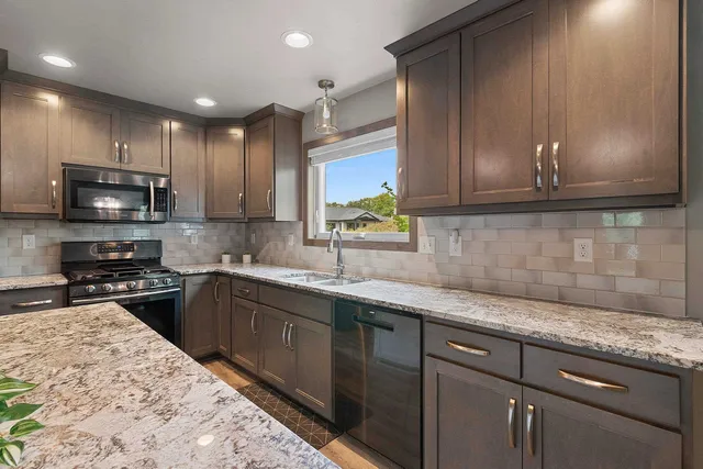 $539,900 | 2503 Remington Road, Green Bay, WI 54302