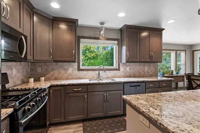 $539,900 | 2503 Remington Road, Green Bay, WI 54302