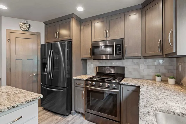 $539,900 | 2503 Remington Road, Green Bay, WI 54302