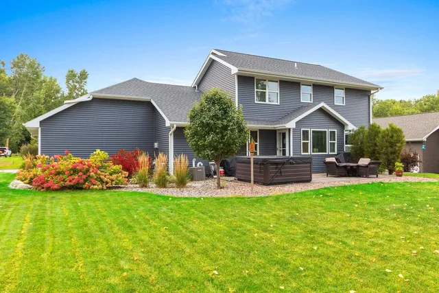 $539,900 | 2503 Remington Road, Green Bay, WI 54302