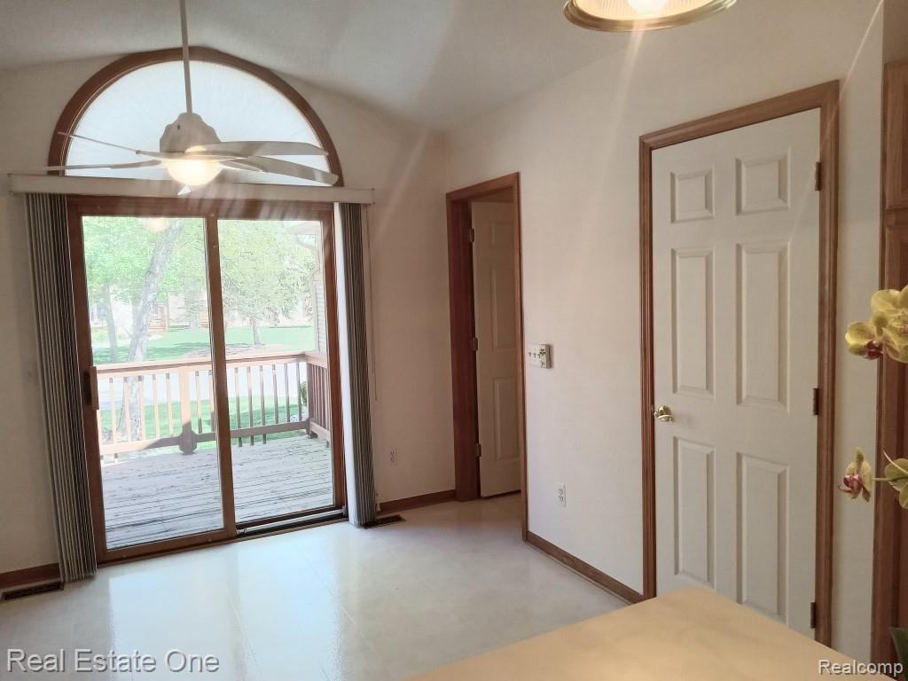 21951 Lancrest Court, Unit 294 Farmington Hills, MI 48335 - Photo 16 of 43