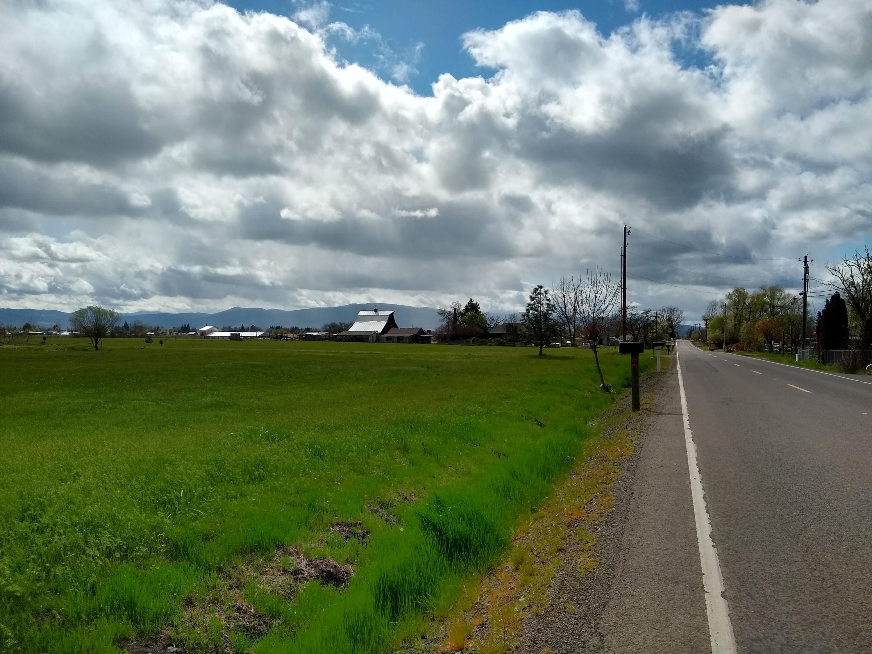 3622 Corey Road Medford, OR 97502 - Photo 2 of 2
