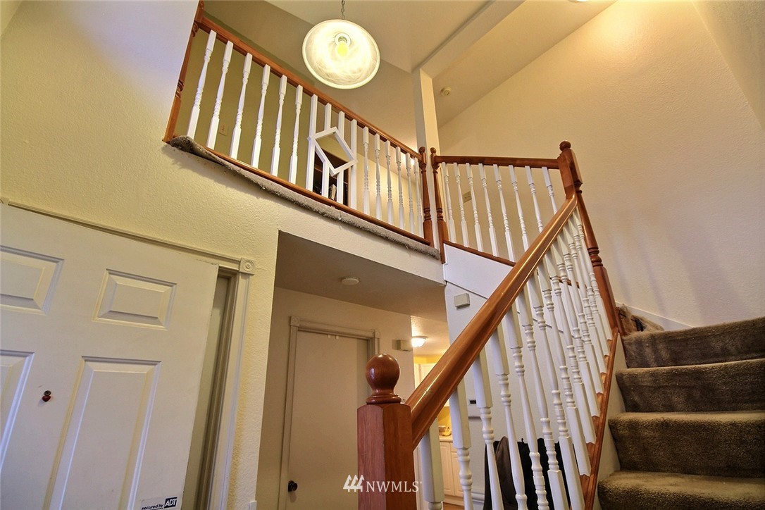 4116 Northeast 5th Street Renton, WA 98059 - Photo 13 of 16