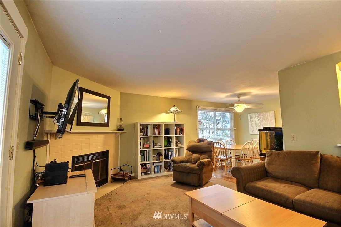 4116 Northeast 5th Street Renton, WA 98059 - Photo 3 of 16