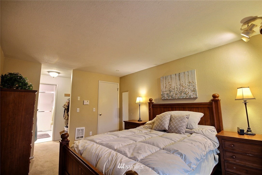 4116 Northeast 5th Street Renton, WA 98059 - Photo 9 of 16
