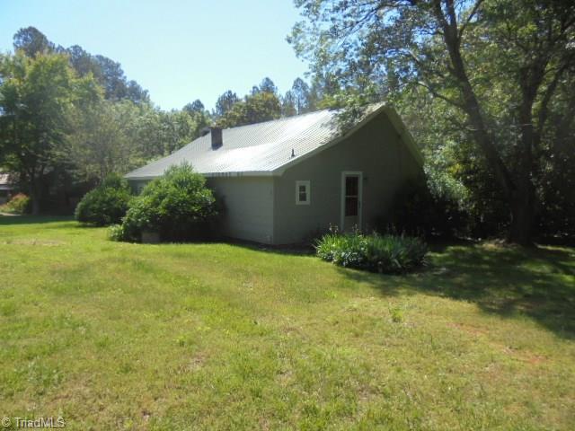 1475 Handy Road Denton, NC 27239 - Photo 9 of 27 Gallery Image 9