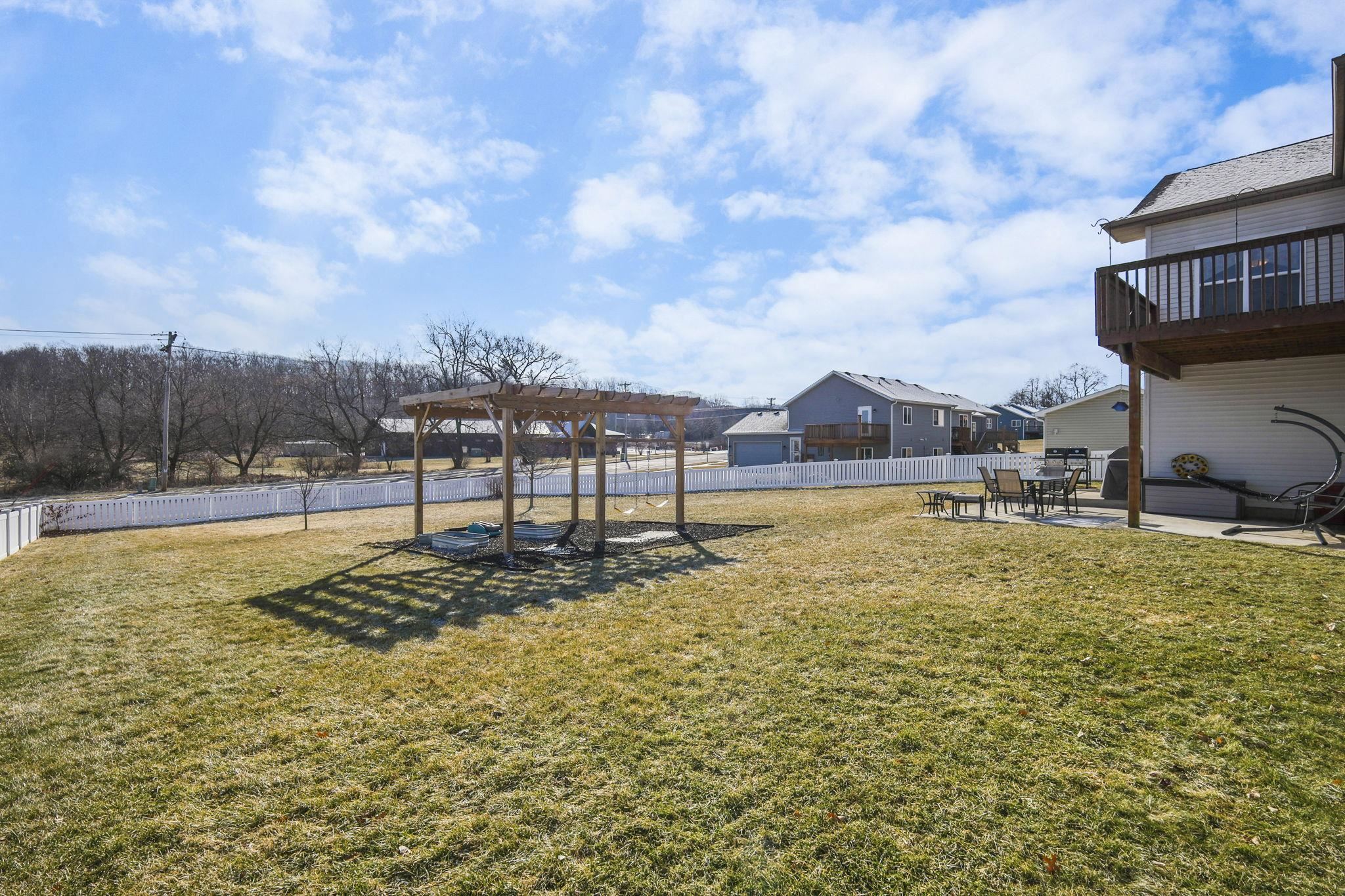 1215 Springbrook Drive Baraboo, WI 53913 - Photo 5 of 43