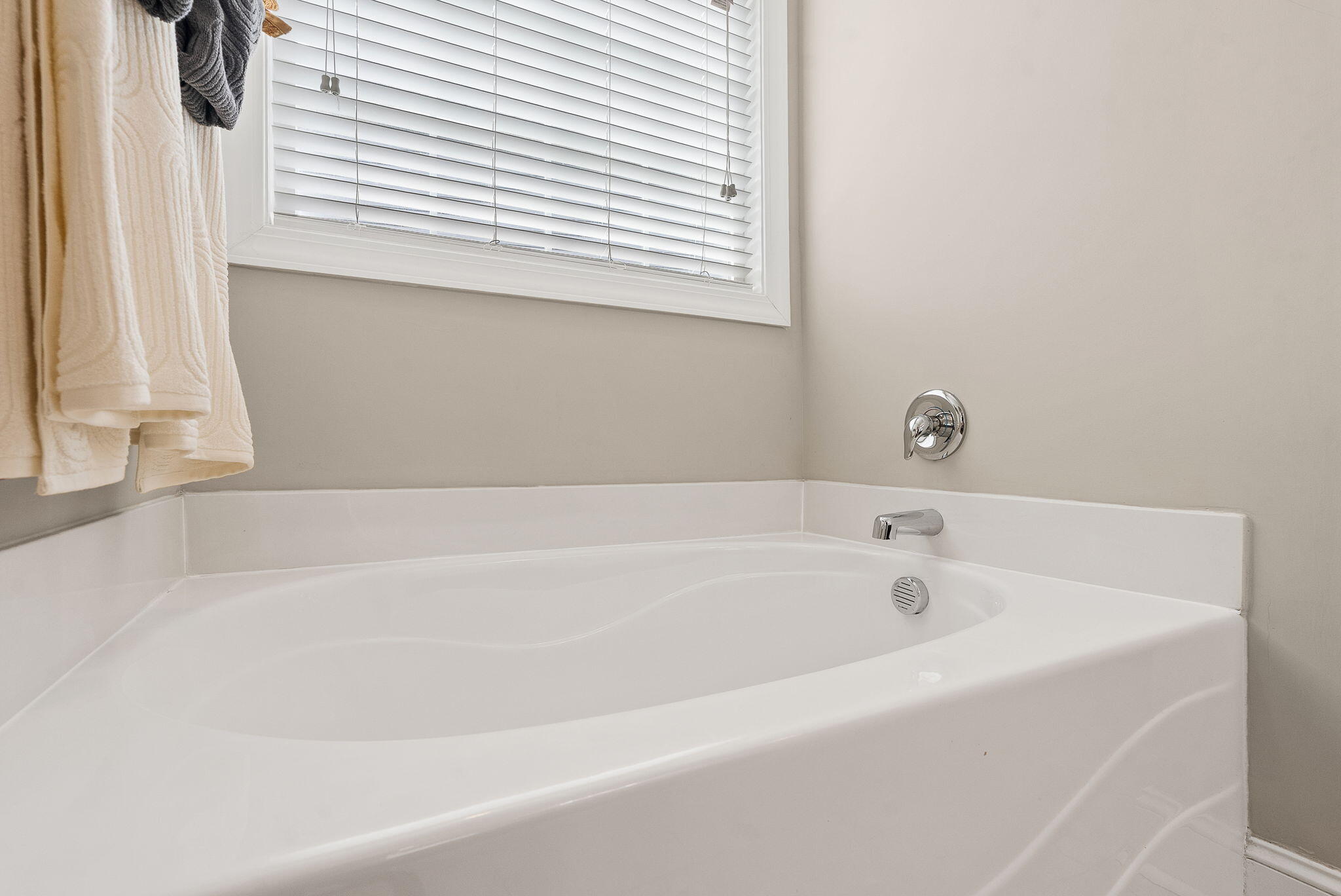 4072 Exploration Road Ladson, SC 29456 - Photo 21 of 34 Primary Bathroom Tub