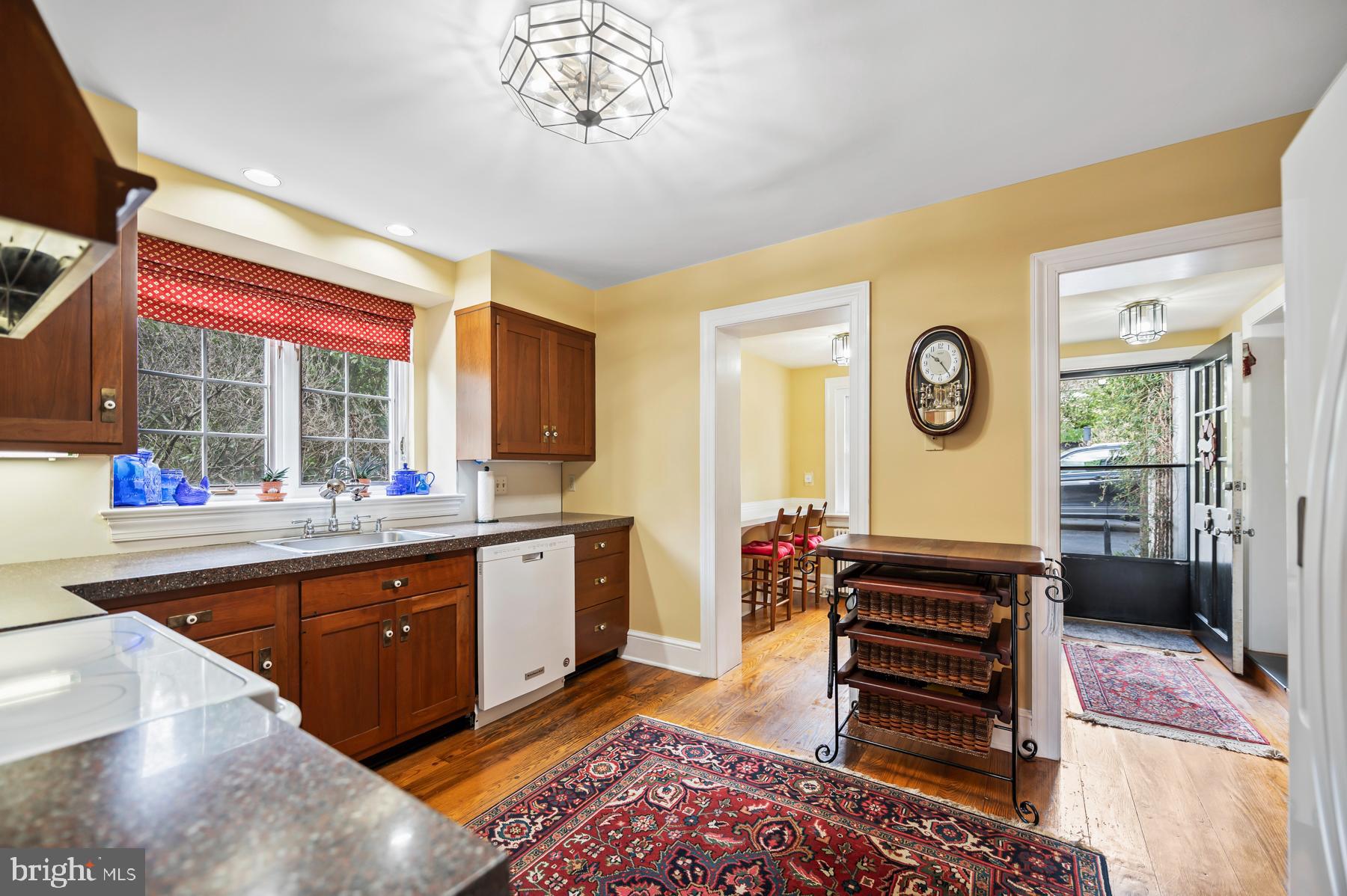 694 Kennedy Road Wayne, PA 19087 - Photo 14 of 39 Kitchen with granite counters