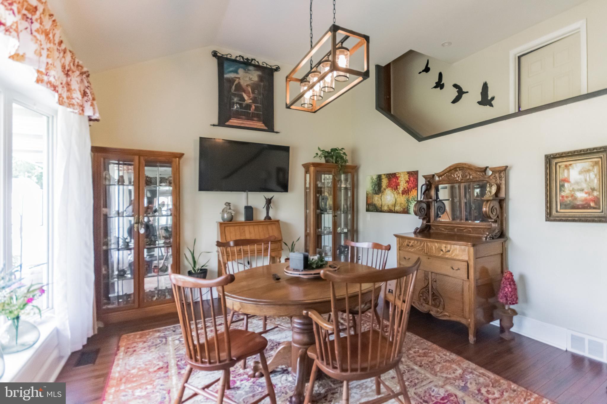 444 Chestnut Road Warminster, PA 18974 - Photo 3 of 28