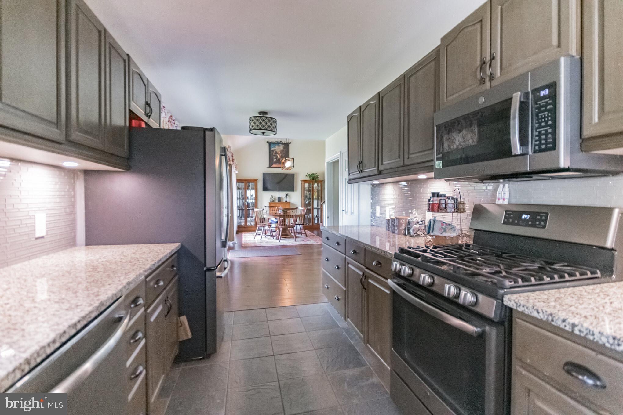 444 Chestnut Road Warminster, PA 18974 - Photo 10 of 28
