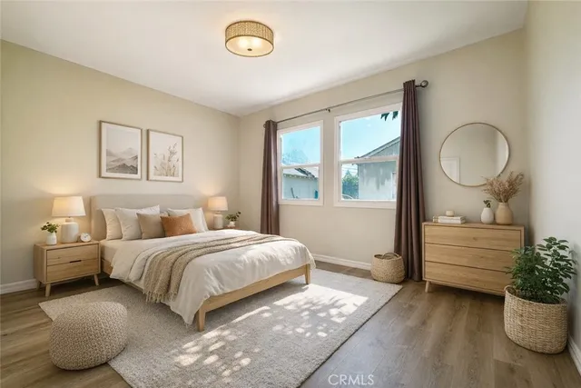 $2,200 | 7452 Woodley Avenue, Van Nuys, CA 91406